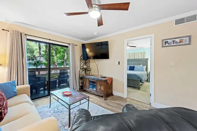 Living room at Fiddler’s Cove 21C